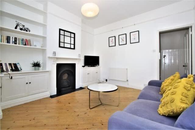 Cosy 2 Bedroom Victorian Townhouse In The Town Centre Bury St. Edmunds Exteriör bild