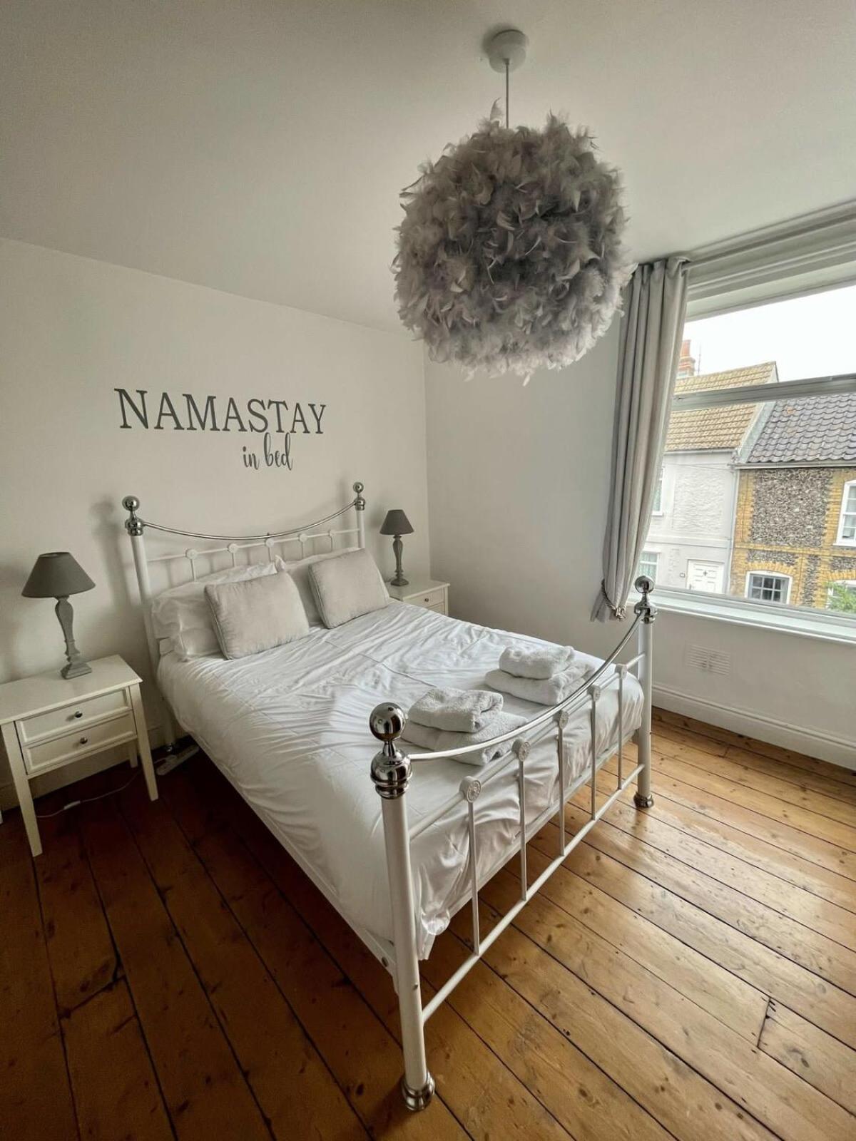 Cosy 2 Bedroom Victorian Townhouse In The Town Centre Bury St. Edmunds Exteriör bild